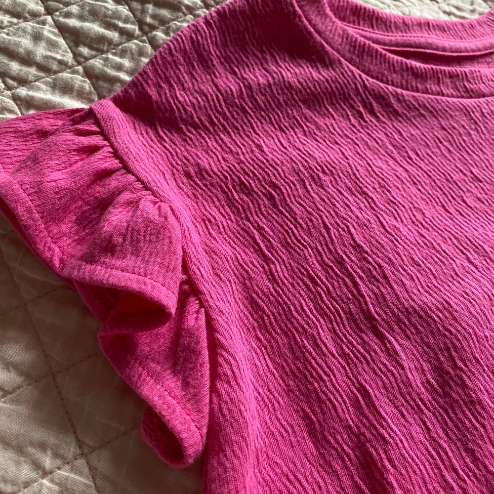 Cute tops - Picture 3 of 4